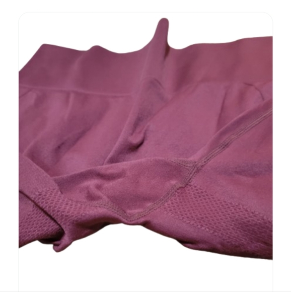 Burgundy Scrunch Butt Leggings - Picture 8 of 9